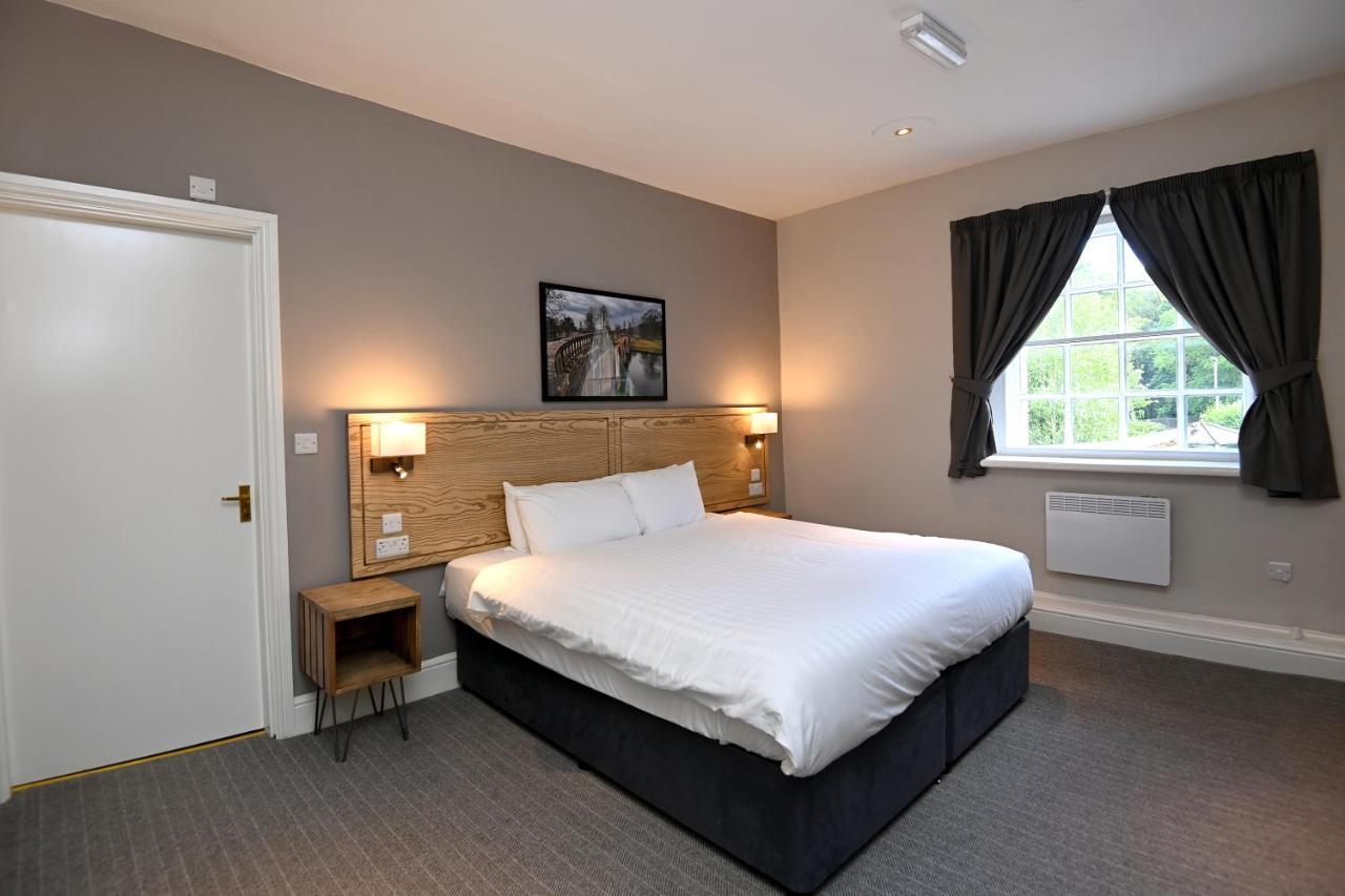 Wheatsheaf, Baslow By Marston'S Inns Exteriör bild